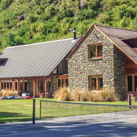 Wharenui Holiday Home By Majordomo Arrowtown Rum bild