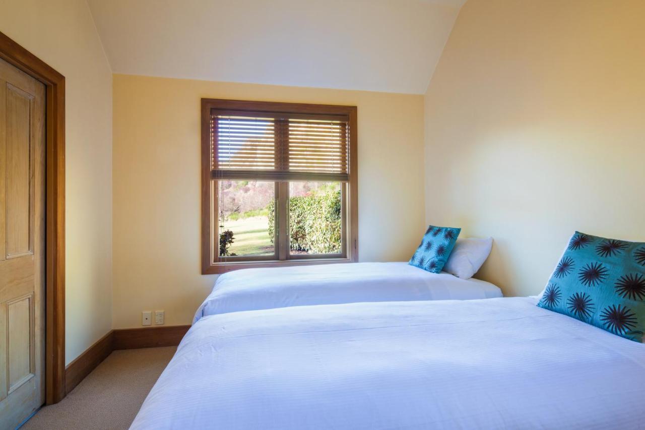 Wharenui Holiday Home By Majordomo Arrowtown Rum bild