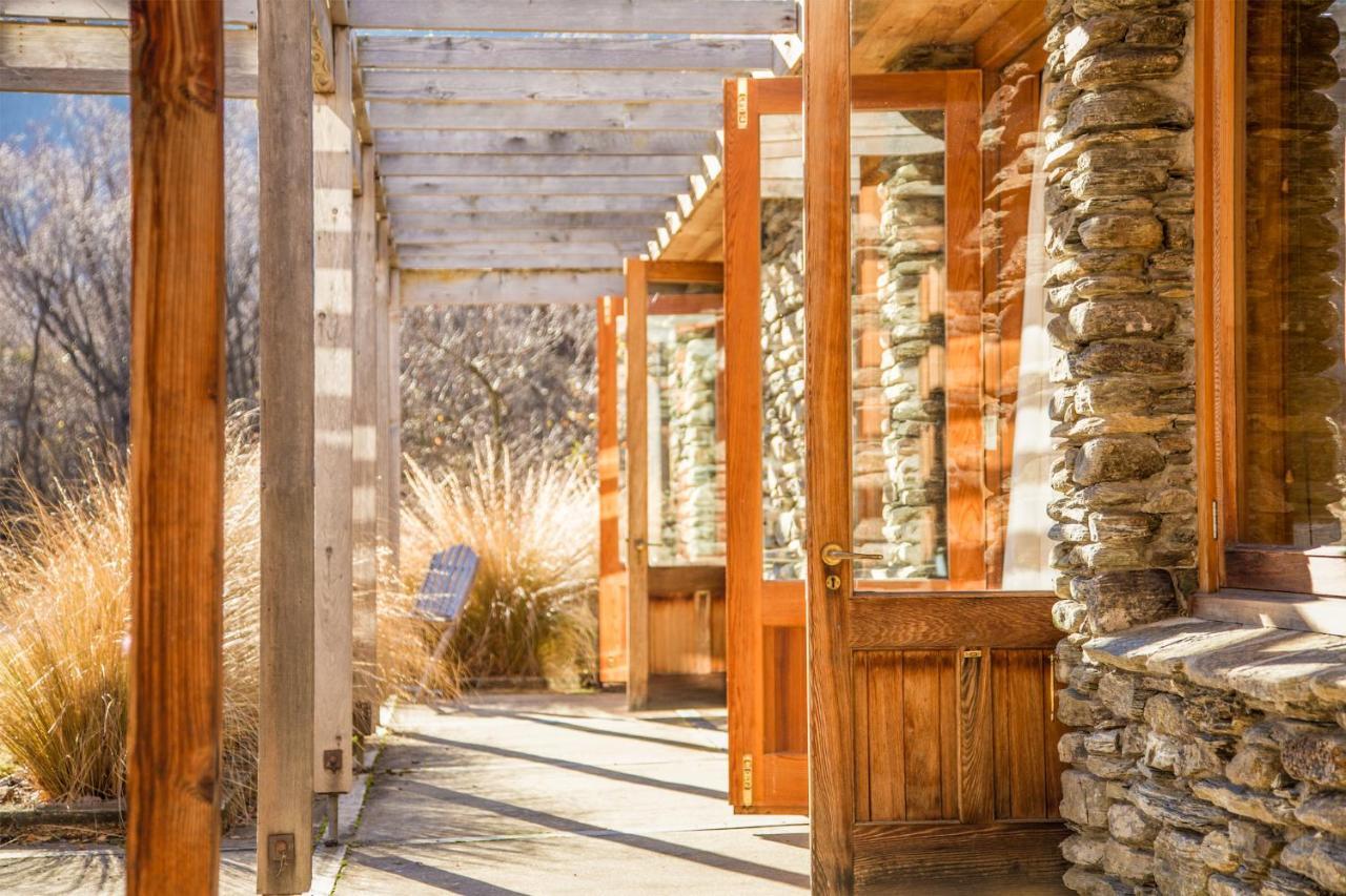 Wharenui Holiday Home By Majordomo Arrowtown Rum bild