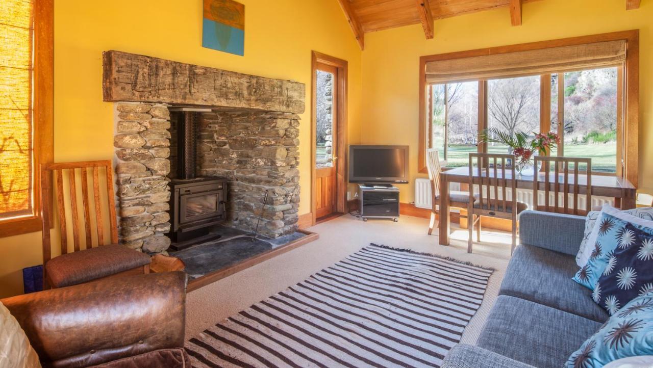 Wharenui Holiday Home By Majordomo Arrowtown Rum bild